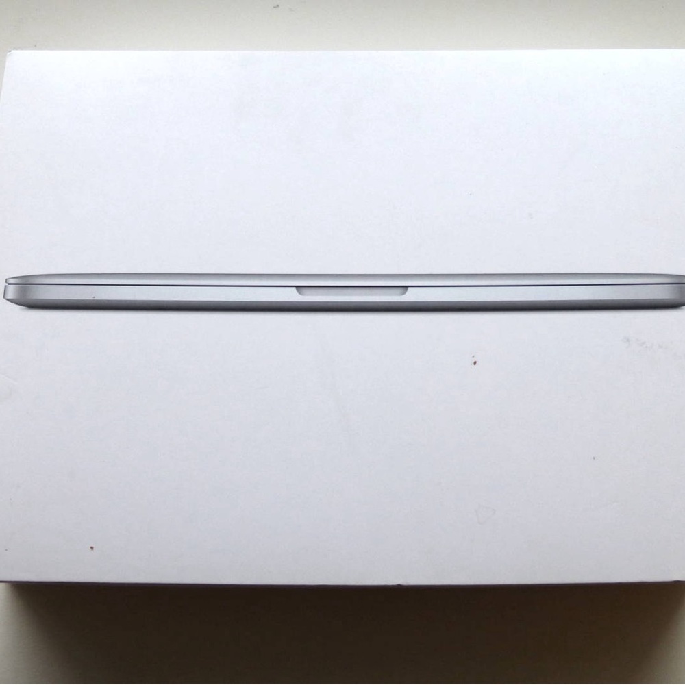 Apple Silver MacBook Air Laptop Box